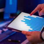 施工記録をダッシュボードで確認する担当者